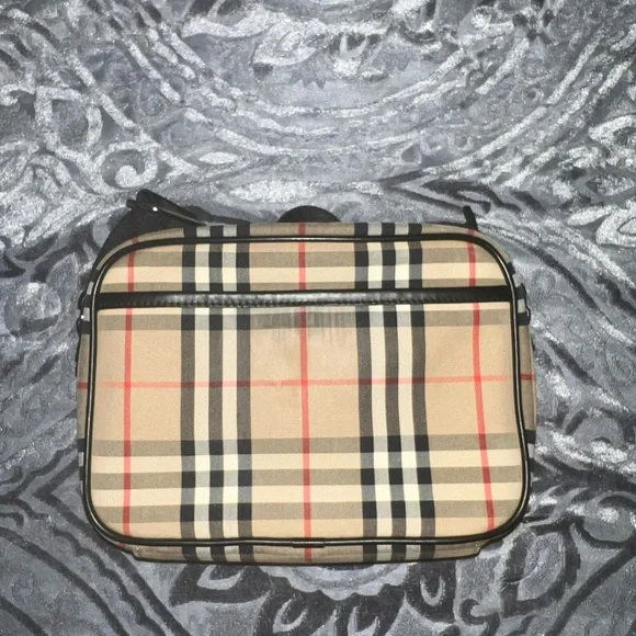 Burberry cross body - Picture 2 of 7